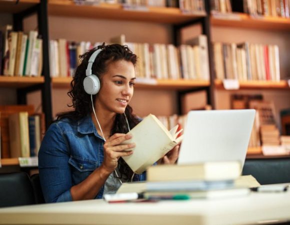 student enjoying engagig online course design