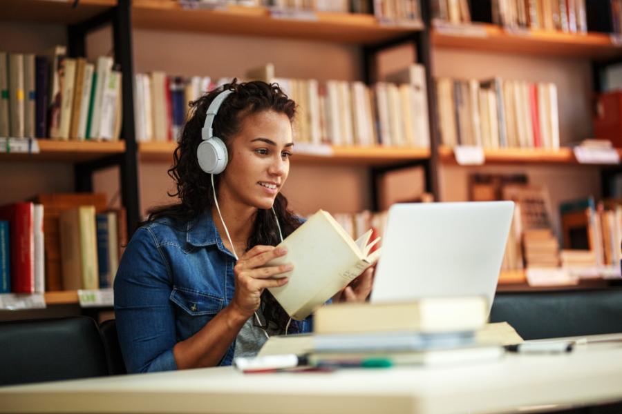 student enjoying engagig online course design